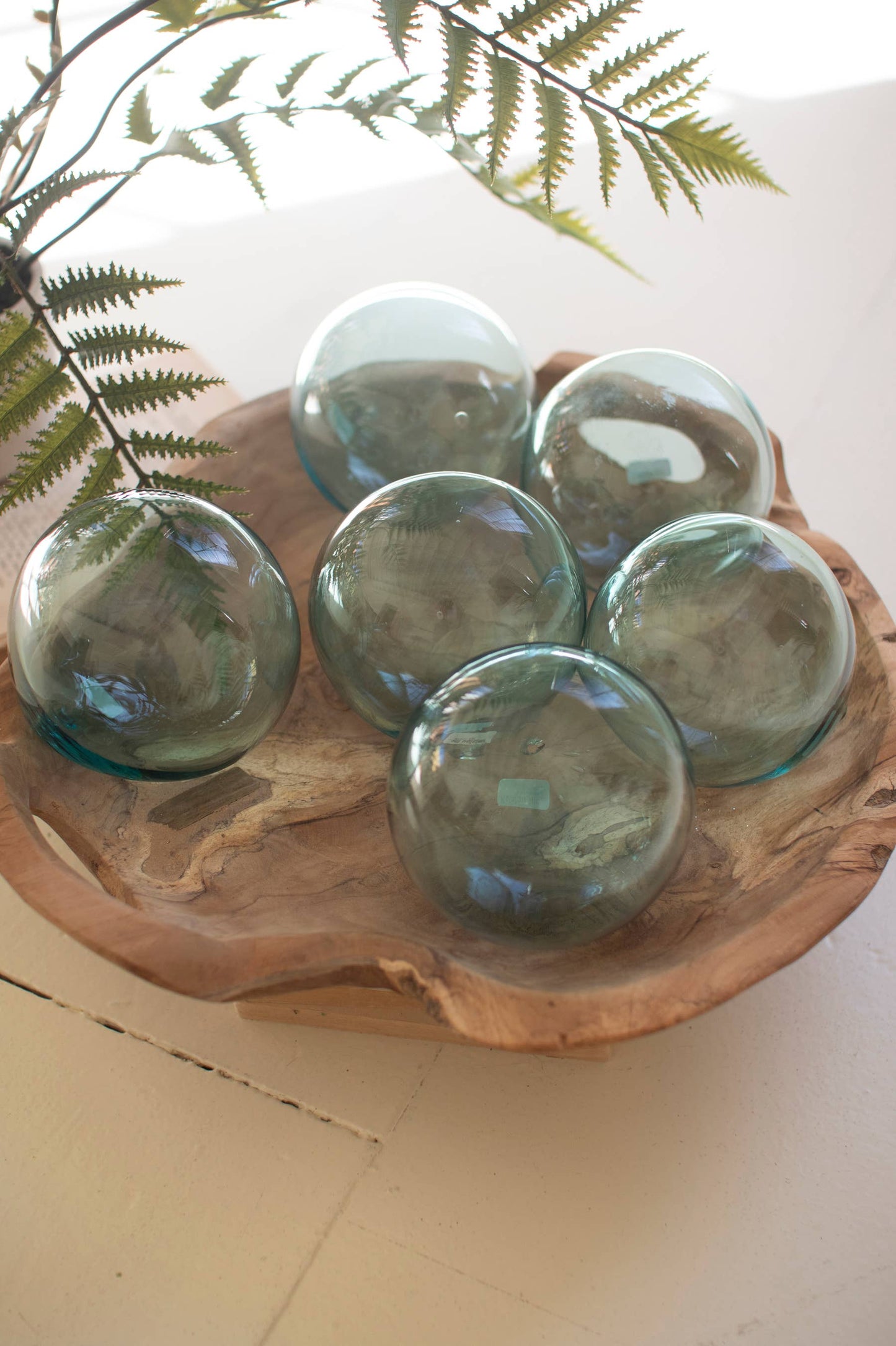 RECYCLED GLASS BALL - CLEAR: Clear / Recycled Glass / 4" x 4"