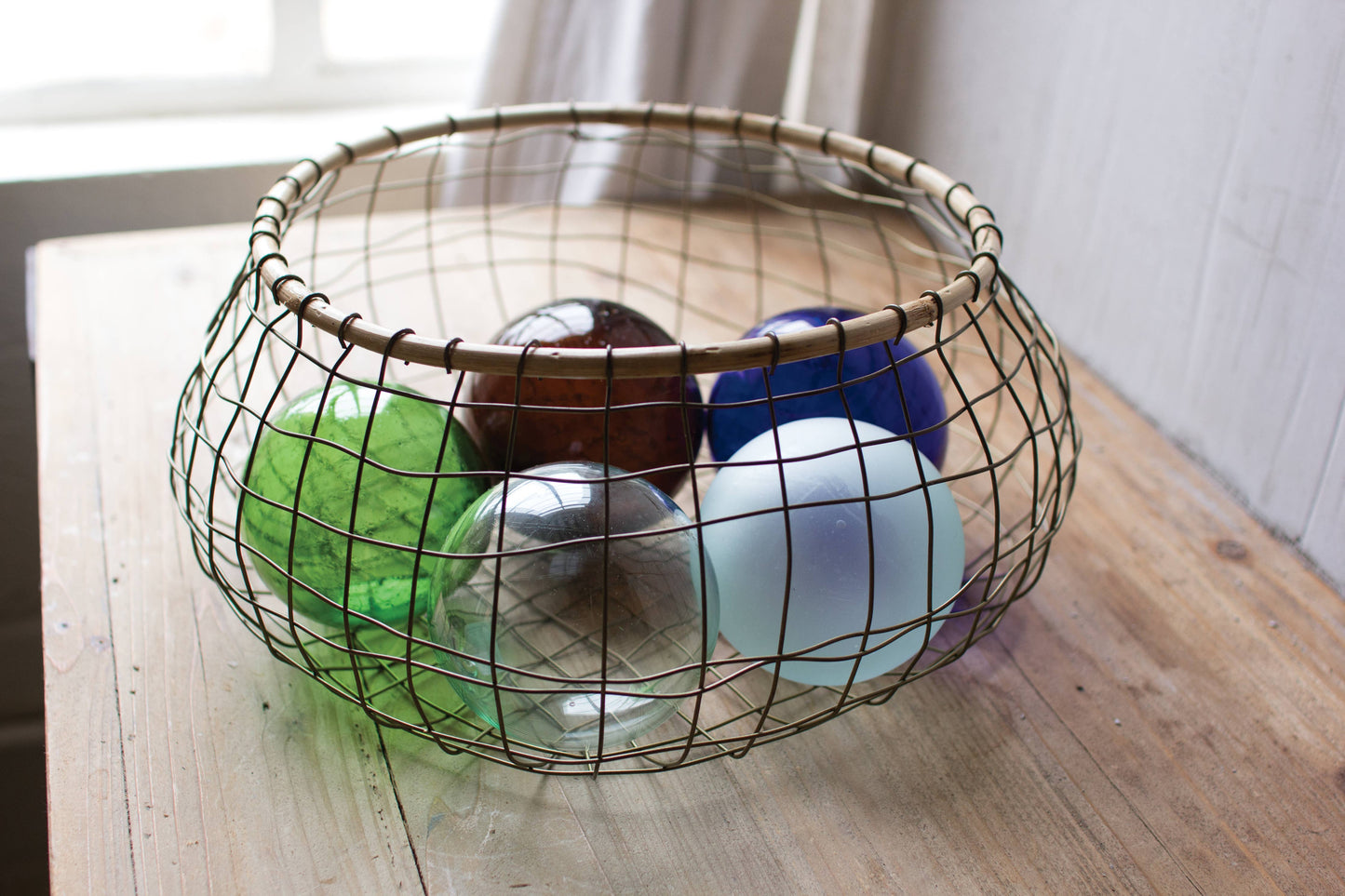 RECYCLED GLASS BALL - CLEAR: Clear / Recycled Glass / 4" x 4"